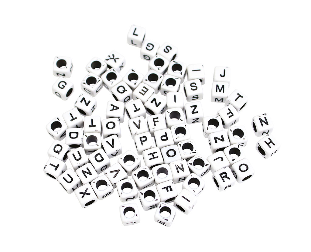 Sachet de 345 perles carrées blanches lettres noires - Centrakor