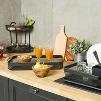 Cuisine moderne avec rangements en métal