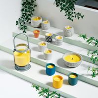 plusieurs bougies à la citronnelle