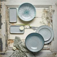 Service vaisselle motifs bleu clair et bleu foncé