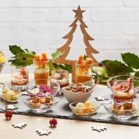 Plateau apéritif dinatoire et décorations sapins en bois